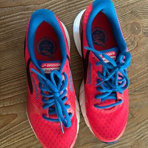 New without box Brooks launch sneakers, size 6.5